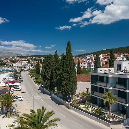 Palm Springs Apartman Trogir