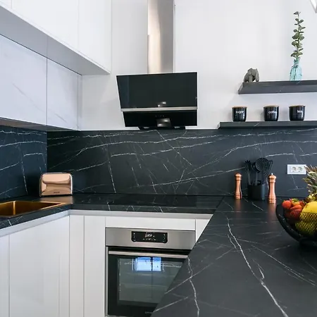 Palm Springs Apartment *