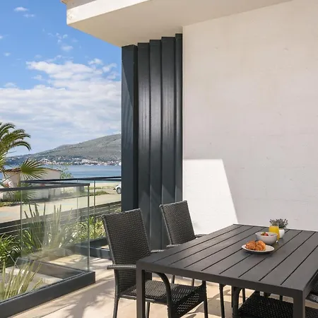 Lägenhet Palm Springs Trogir